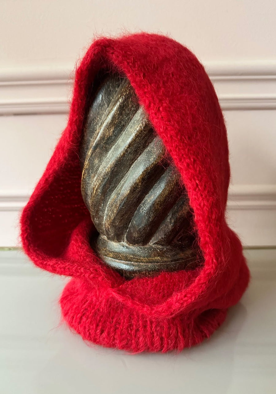 KARAKORAM - Knitted Hood in Red