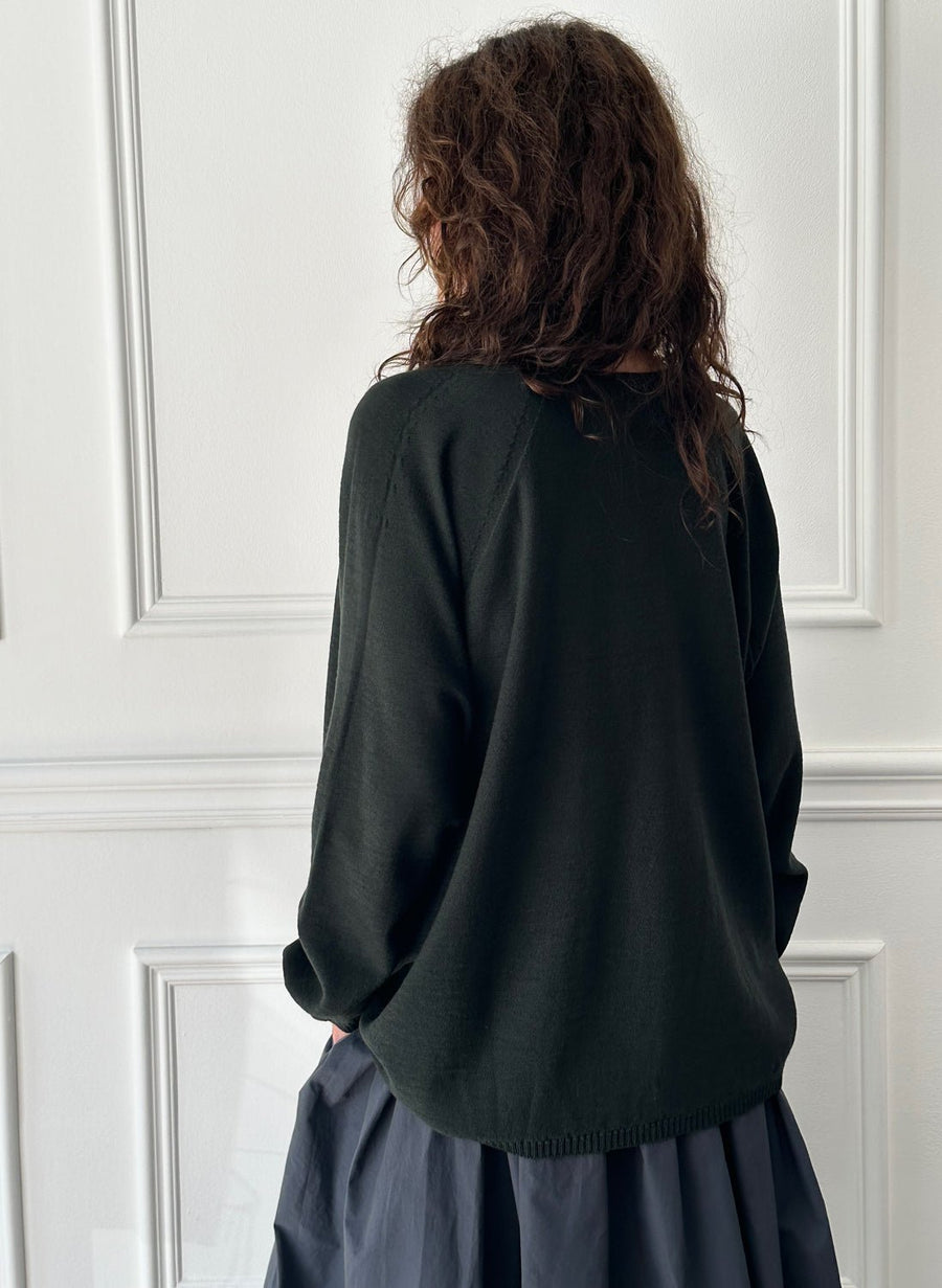 MANUELLE GUIBAL - Oversized V-Neck Sweater in Magnetic Green