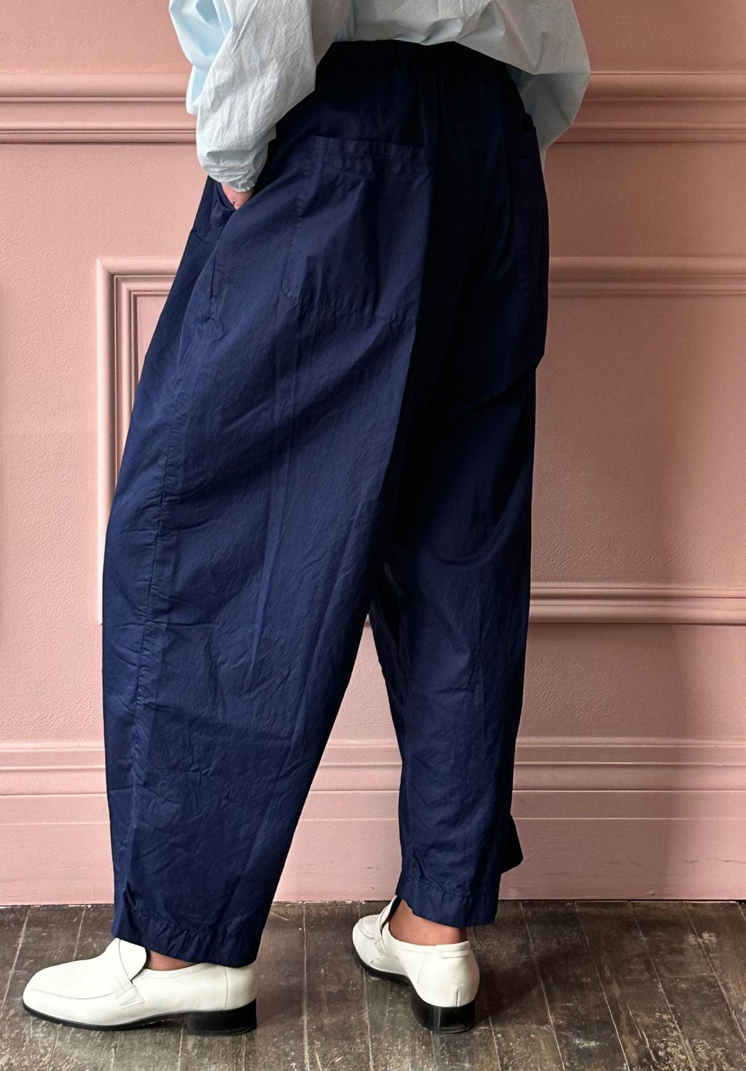 MANUELLE GUIBAL - Pant Kying in Blue