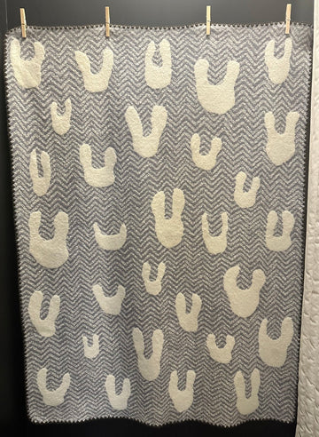 MINA PERHONEN - ONE CAT AND RABBITS Blanket in Blue-Grey