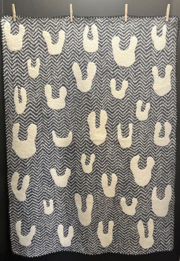MINA PERHONEN - ONE CAT AND RABBITS Blanket in Navy