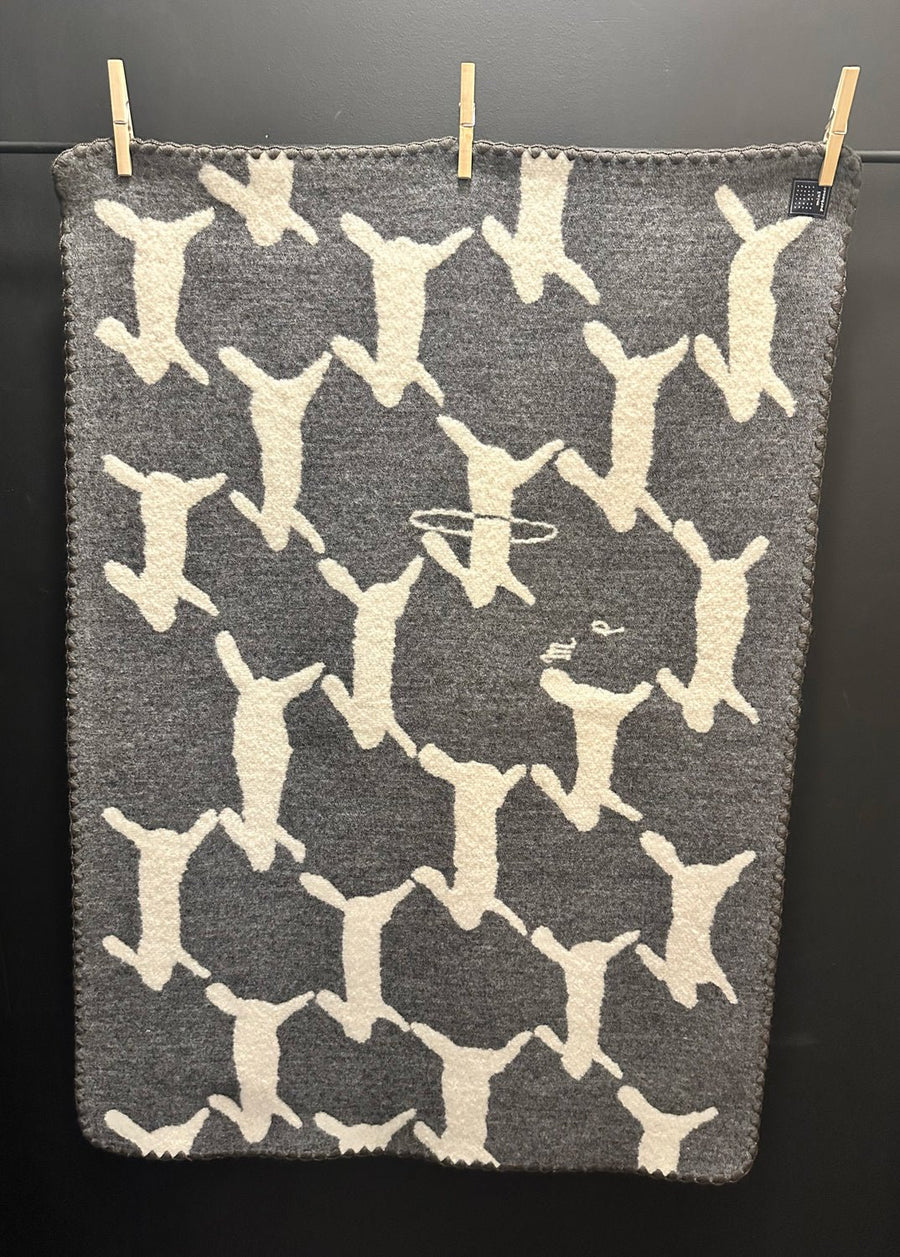 MINA PERHONEN - RUN RUN RUN Blanket in Grey